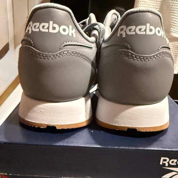 Reebok Classic Leather Shoes - Gray - Picture 5 of 8